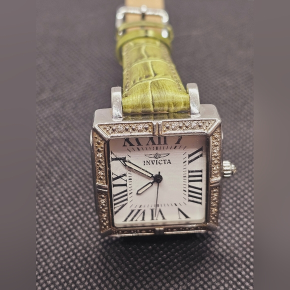 Genuine Invicta Tritnite Night Glow Flame Fusion Crystal Wristwatch - Picture 3 of 14